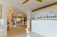 Kuchyňa alebo kuchynka v ubytovaní La Villa Deluxe une propriété d'Exception sur les hauteurs d'Ajaccio
