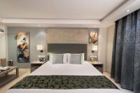 Centara Muscat Hotel Omanにあるベッド