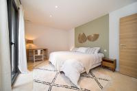 Plan piętra w obiekcie Stone villa with heated pool in Gordes