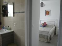 Posteľ alebo postele v izbe v ubytovaní Charmante villa F4 avec jardin, terrasse et garage – St Cyprien Village, proche commerces et plage - FR-1-106-40