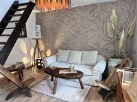 Część wypoczynkowa w obiekcie Le Wabi-Sabi - T2 duplex - terrasse privée