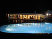 Bazén v ubytovaní AgriturismoB&B Loggia Degli Artisti alebo v jeho blízkosti