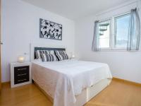Postel nebo postele na pokoji v ubytování ROYAL MARINA II 421 - Apartamento muy agradable en Santa Margarita (Roses) con vistas preciosas al canal. - ES-228-107
