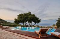 The swimming pool at or close to Wild Oak Estate - Stunning Views at a Dreamy Location, by ZanteWize