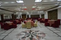 Ein Sitzbereich in der Unterkunft Sobti Continental Bareilly