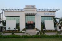Eine Fassade oder ein Eingang zu Sobti Continental Bareilly