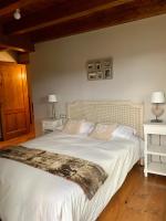 Posteľ alebo postele v izbe v ubytovaní Casa en Estavar Residential con jardín y piscina