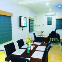 Μια τηλεόραση ή/και κέντρο ψυχαγωγίας στο Ne-yo hotel & rv lodges