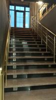 eine Treppe in einem Auditorium in der Unterkunft ЕДЕЛЬВЕЙС in Snyatyn