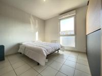 Posteľ alebo postele v izbe v ubytovaní 3P climatisé avec parking, piscine, proche plage et commerces à Sète - FR-1-338-497