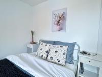 Posteľ alebo postele v izbe v ubytovaní 2e étage appartement entier 3 pièces idéal 2 personnes, 2 chambres communiquantes en enfilade, WIFI, espace travail parking gratuit