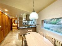 Kuchnia lub aneks kuchenny w obiekcie Confortable Chalet con piscina