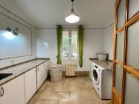 Kuchnia lub aneks kuchenny w obiekcie Confortable Chalet con piscina