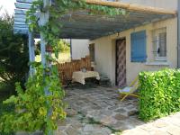 Ogród w obiekcie Le Gîte des Coloriés