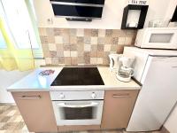 Kuchyňa alebo kuchynka v ubytovaní Apartments Azoa
