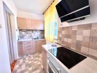 Kuchyňa alebo kuchynka v ubytovaní Apartments Azoa