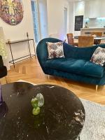 Posedenie v ubytovaní Bel Appartement avec parking au coeur de Reims