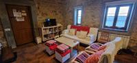 TV a/nebo společenská místnost v ubytování Apartamentos Casa Bárbora - AR-720-AS