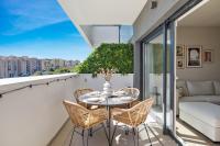 Balkón nebo terasa v ubytování Wellingtonia Luxury Apartment Estepona