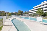 Bazén v ubytování Wellingtonia Luxury Apartment Estepona nebo v jeho okolí