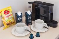 Utensilios para hacer té y café en B&B HOTEL Elche
