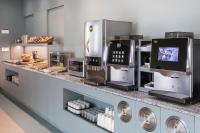Utensilios para hacer té y café en B&B HOTEL Elche