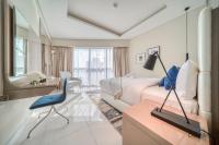 Postel nebo postele na pokoji v ubytování Polished 3BR at DAMAC Towers by Paramount A Business Bay by Deluxe Holiday Homes