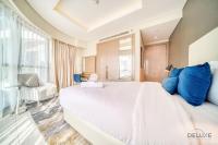 Postel nebo postele na pokoji v ubytování Polished 3BR at DAMAC Towers by Paramount A Business Bay by Deluxe Holiday Homes