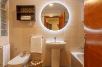 Kúpeľňa v ubytovaní Olabeaga, vivienda turística urbana de diseño con wifi