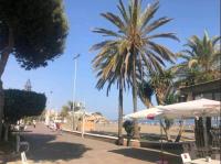 Plán poschodí v ubytovaní Water front beach Apt A