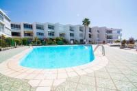 Bazén v ubytovaní Ocean Front Apartment alebo v jeho blízkosti
