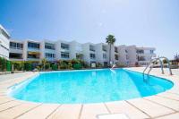 Bazén v ubytovaní Ocean Front Apartment alebo v jeho blízkosti