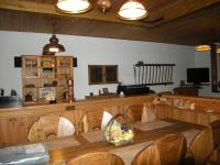 Restauracja lub miejsce do jedzenia w obiekcie Gîte Onze