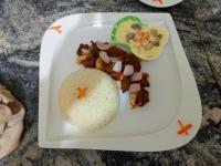 ホテルの敷地内または近くでの食事または食べ物