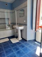Kúpeľňa v ubytovaní Maison Spacieuse avec du Charme - Tout proche de la mer