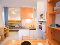 Kuchyňa alebo kuchynka v ubytovaní Studio cosy à Bernex, proche pistes et sentiers - FR-1-498-90