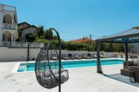 Basen w obiekcie Luxury villa Magale with large pool lub w pobliżu