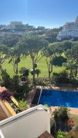 Bazén v ubytování 92-Apartment With Fantastic Views, Miraflores, Mijas nebo v jeho okolí