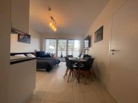 Telewizja i/lub zestaw kina domowego w obiekcie Kasprowicza 20 Luxury Apartments - Free Pool, Saunas, Salzgrotte, Jacuzzi, Gym, Children's Playroom, Fitness