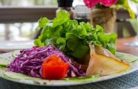 Jídlo v hotelu nebo okolí