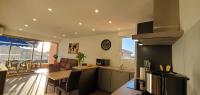 Kuchyňa alebo kuchynka v ubytovaní Frejus Plage Le Mediterranee, Magnifique T2, 38m2,