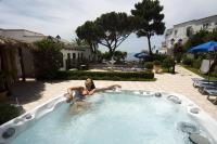 Hotel Villa Biancaの敷地内または近くにあるプール