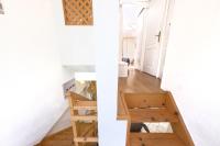 Plán poschodí v ubytovaní 8/9 personnes, ensemble de 3 logements tous équipés et climatisés, Wifi, Netflix, centre ville à 400m, boites à clés