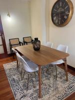 Posedenie v ubytovaní Olabeaga, vivienda turística urbana de diseño con wifi