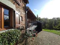 Ogród w obiekcie Maison de famille en Bourgogne proche de Cluny