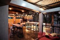 Restaurace v ubytování Beach People Hostel Bantayan Island