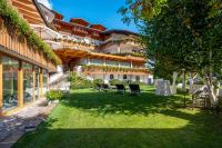 Vonkajšia záhrada v ubytovaní Hotel La Perla