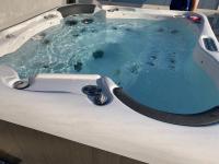 Plán poschodí v ubytovaní Chalet 2 personnes avec jacuzzi et piscine saisonnière partagée