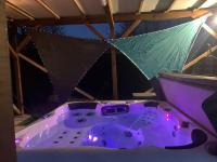 Plán poschodí v ubytovaní Chalet 2 personnes avec jacuzzi et piscine saisonnière partagée