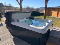 Plán poschodí v ubytovaní Chalet 2 personnes avec jacuzzi et piscine saisonnière partagée